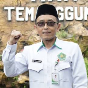 TAUFIQURROCHMAN, S.S.
