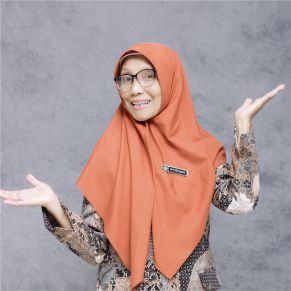 Dra. SRI HARIYANI